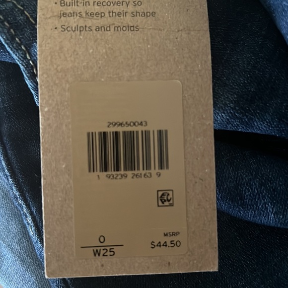 3 Pairs of Brand New Denim Levi’s - Picture 13 of 13